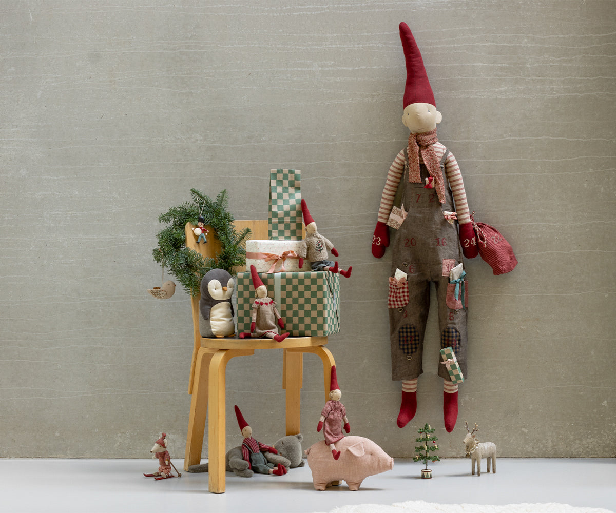 PIXY Wichtel Mädchen NO: 2 / Rotes Kleid