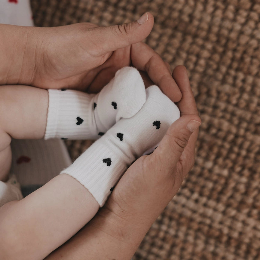 BABY Söckchen Herzen schwarz 16-18 Monate
