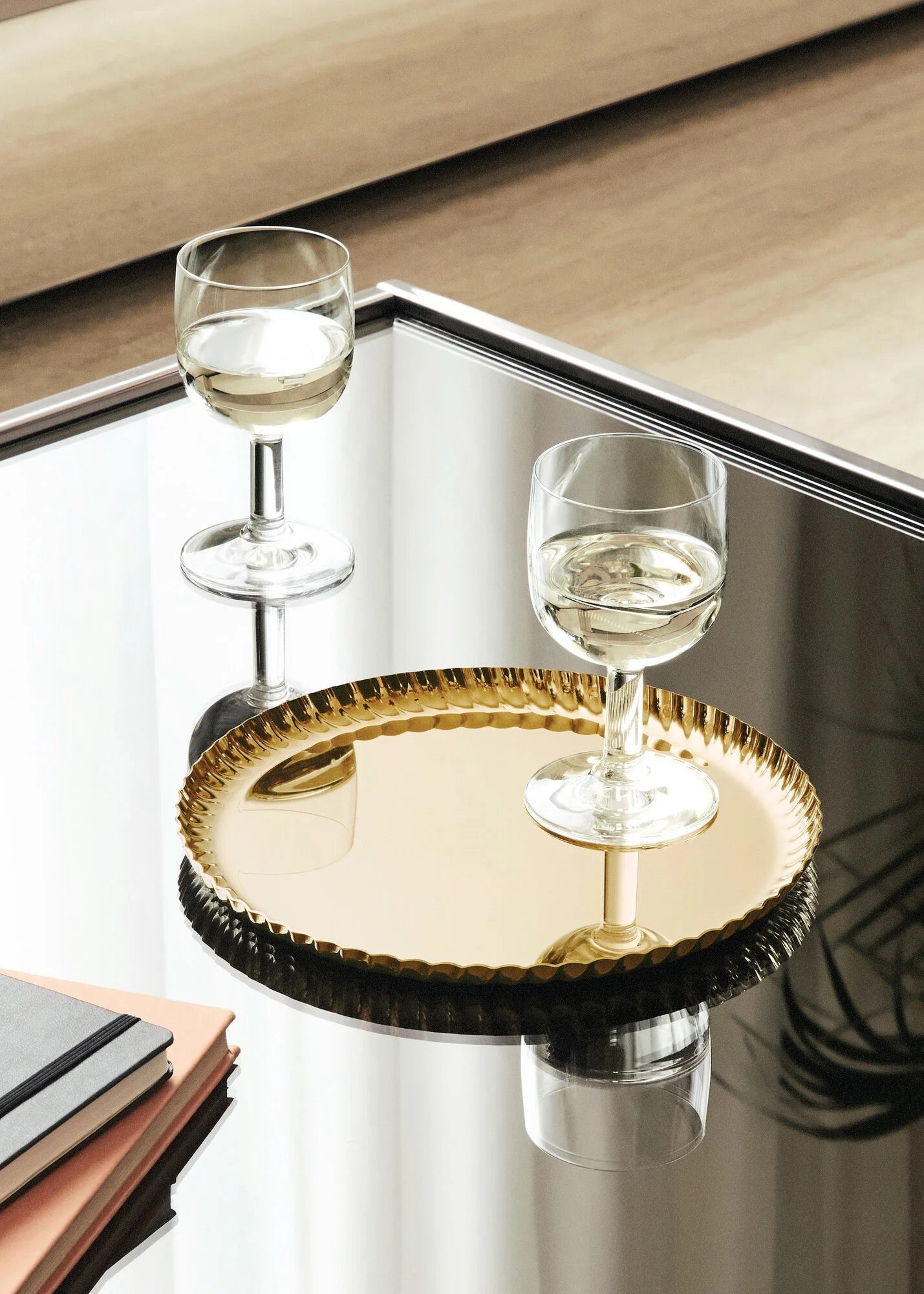 PLEATS Tablett Gold rund