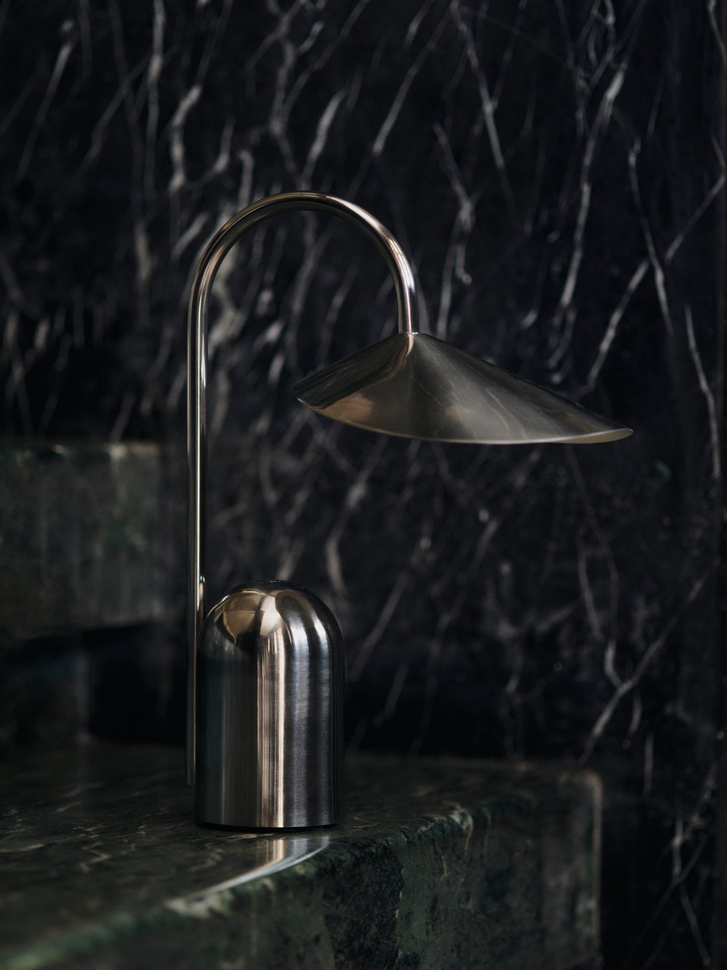 ARUM Transportable LED Lampe Chrom