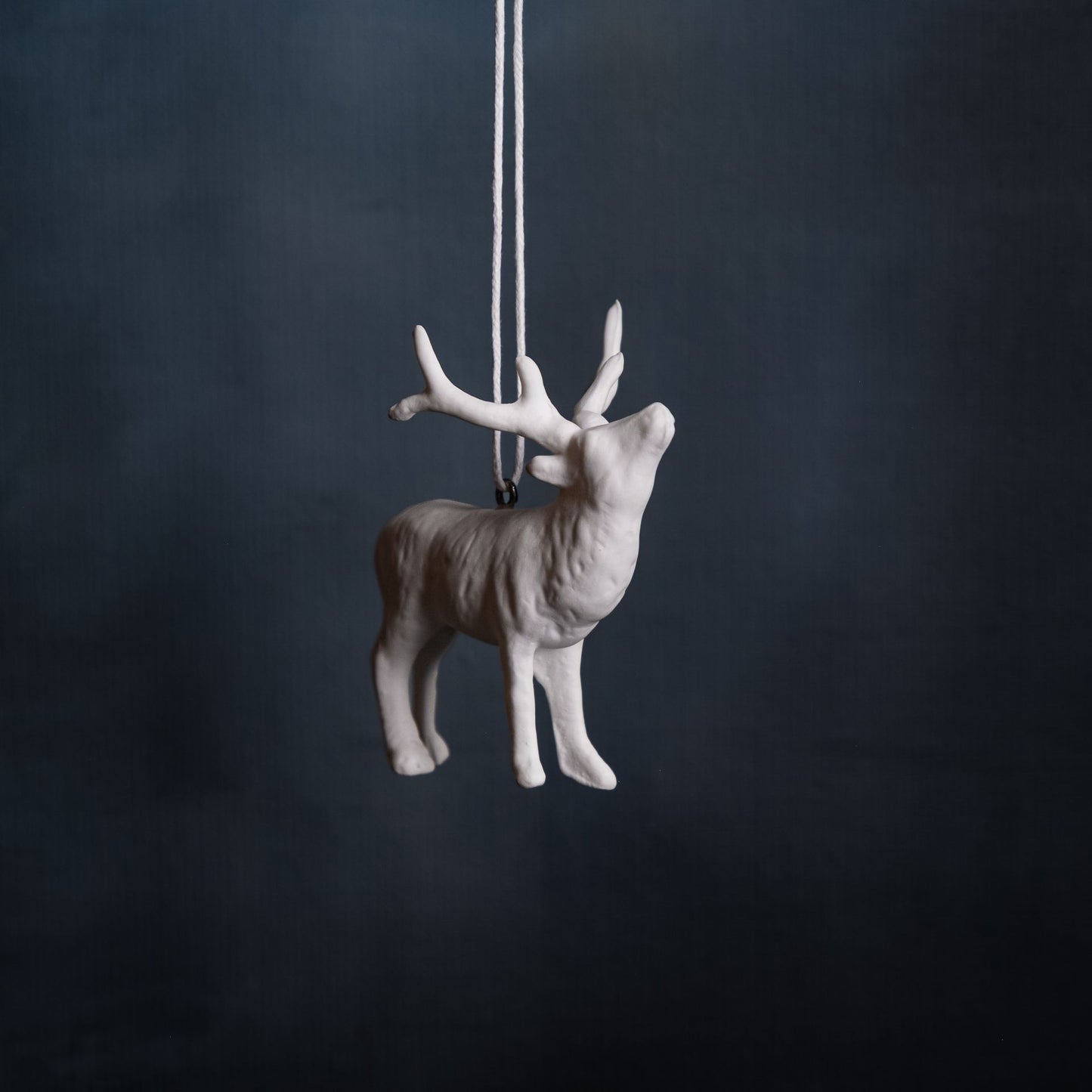 Hirsch HÄNGER weiß Bone China