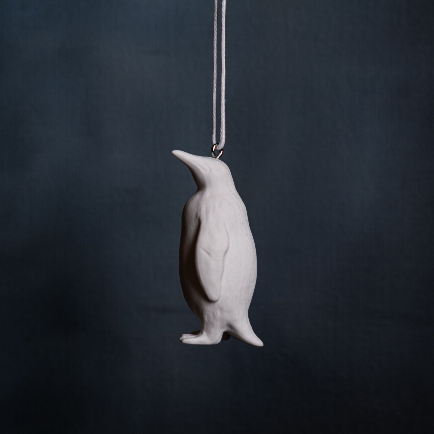 Pinguin HÄNGER weiß Bone China