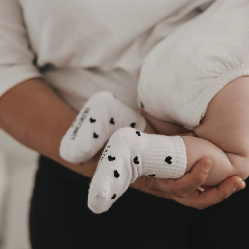 BABY Söckchen Herzen schwarz 16-18 Monate
