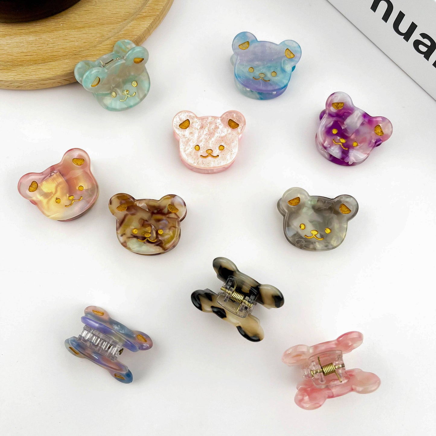 Niedliche Mini-Haarspange mit Bärenkopf aus Acetat für Kinder: Grau