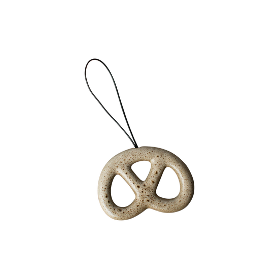 BRETZEL Anhänger beige