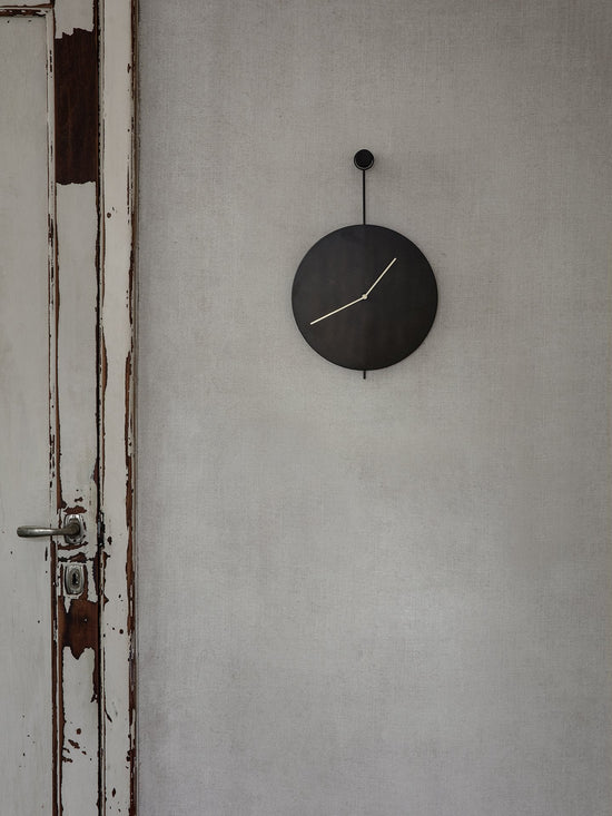 Laden Sie das Bild in den Galerie-Viewer, Trace Wall Clock
