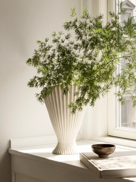 Fountain Vase Off-White