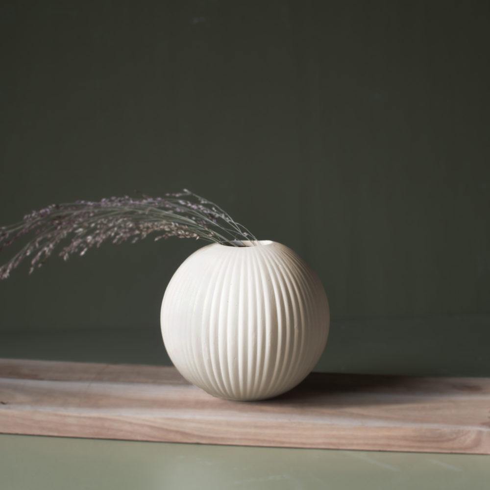 Vena Small beige ceramic vase - Cucina-Laura